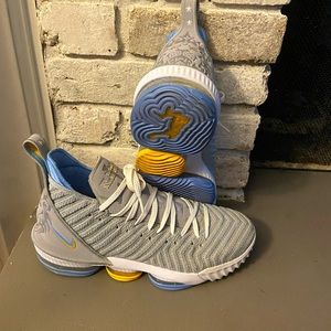 Mens shoes